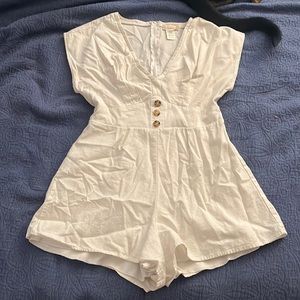 White/ cream Altar’d State romper